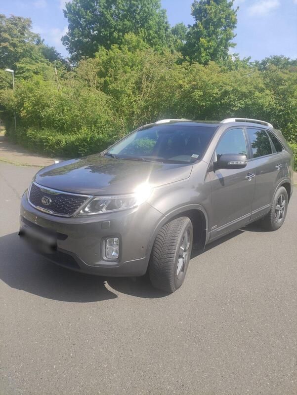 Grau Gebraucht 2014 Kia Sorento 2 SUV | 16.500 € (Guter Preis) - Bild 1/4