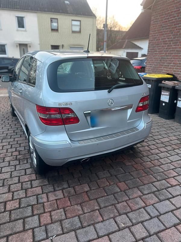 Gebraucht Mercedes B180 75 PS (55 kW) 2009 Grau Van / Kleinbus