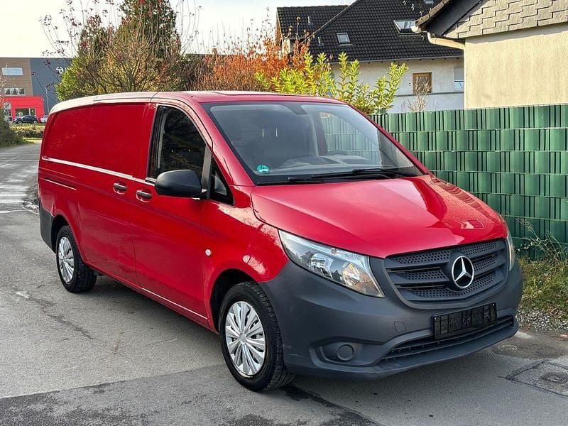 Rot Gebraucht 2015 Mercedes Vito Van / Kleinbus | 5.890 € (Superpreis) - Bild 1/4