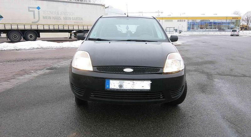 Gebraucht Ford Fiesta Ambiente 69 PS (50 kW) 2005 Schwarz Kleinwagen