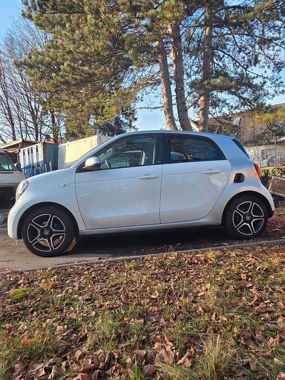 Gebraucht Smart ForFour 90 PS (66 kW) 2017 Weiß Kleinwagen