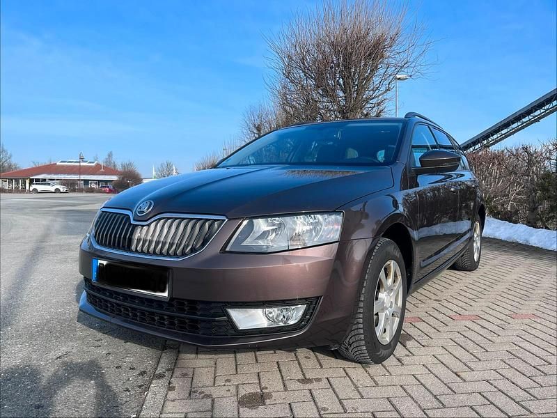 Braun Gebraucht 2014 Skoda Octavia Kombi | 8.999 € (Fairer Preis) - Bild 1/4