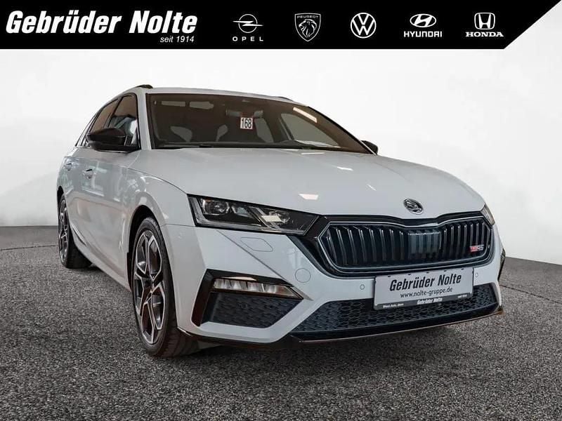 Weiss / Gebraucht 2021 Skoda Octavia RS Kombi | 32.450 € (Fairer Preis) - Bild 1/4