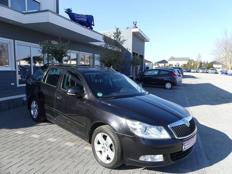 Gebraucht Skoda Octavia Ambiente 122 PS (89 kW) 2011 Schwarz Kombi
