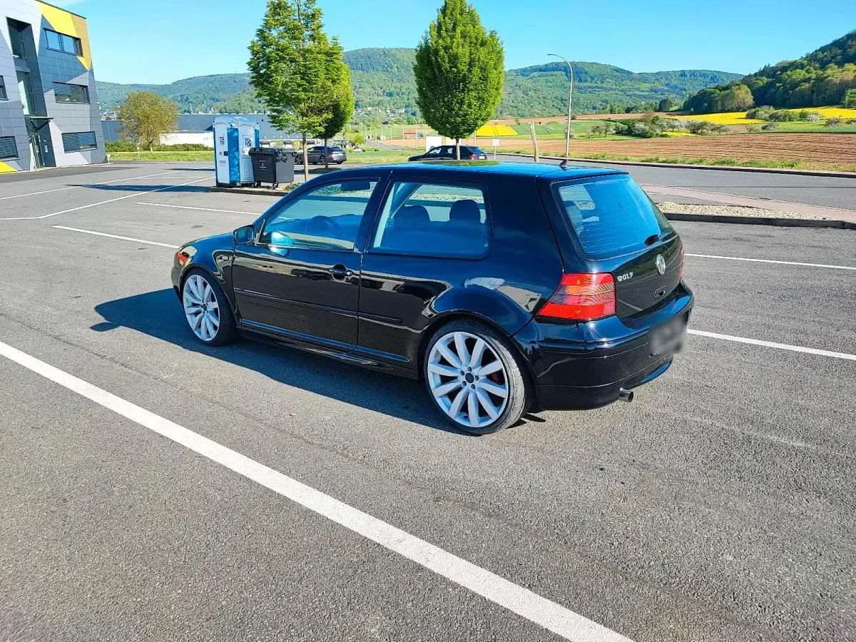 Gebraucht VW Golf IV 125 PS (91 kW) 1999 Schwarz Kleinwagen