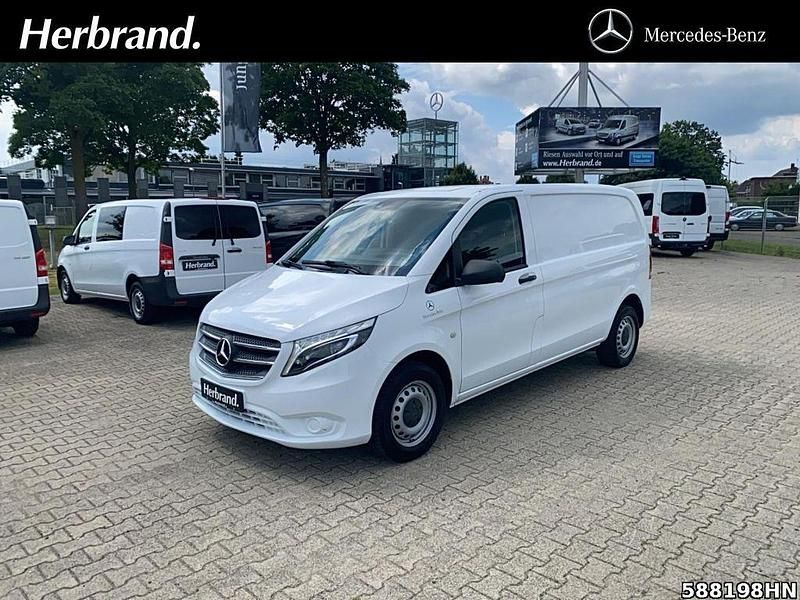 Weiß Gebraucht 2019 Mercedes Vito Van / Kleinbus | 22.491 € (Fairer Preis) - Bild 1/4