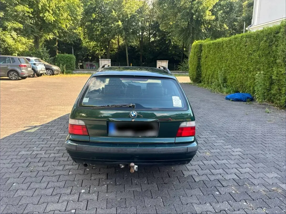 Gebraucht BMW 316 102 PS (75 kW) 1999 Grün Kombi
