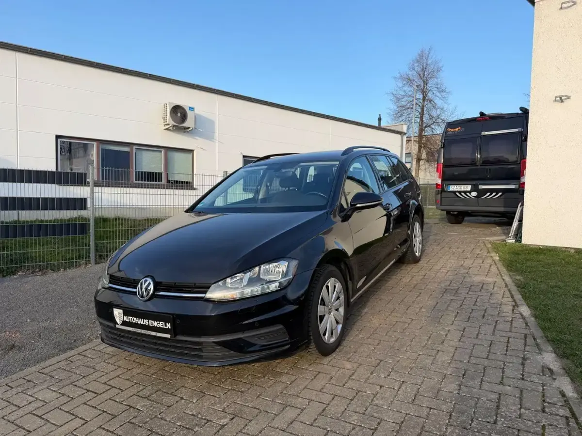 Gebraucht VW Golf VII Trendline 116 PS (85 kW) 2017 Schwarz Kombi