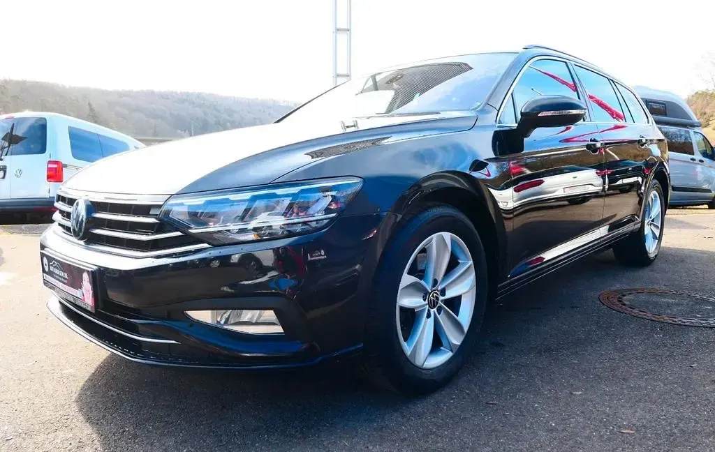 Gebraucht VW Passat Business 150 PS (110 kW) 2022 Schwarz Kombi