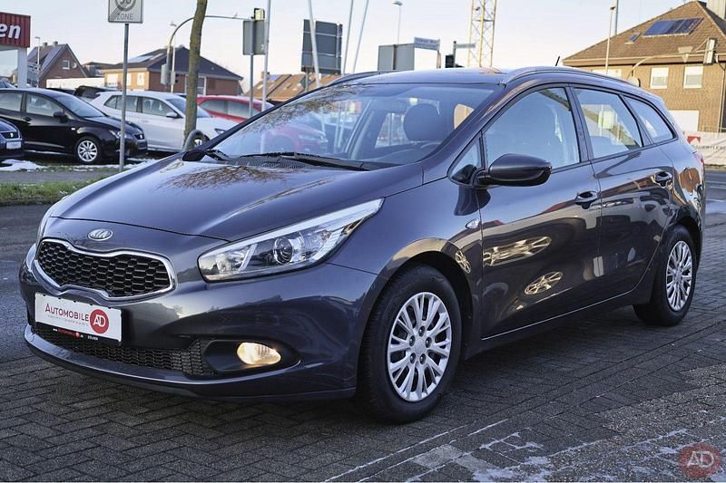 Gebraucht Kia Ceed Sportswagon Attract 99 PS (72 kW) 2013 Grau Kombi