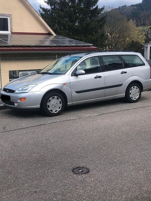 Gebraucht Ford Focus 101 PS (74 kW) 2001 Kombi