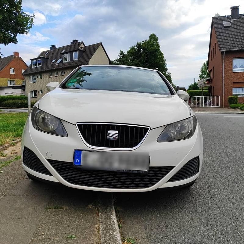 Weiß Gebraucht 2009 Seat Ibiza ST Kombi | 1.300 € (Fairer Preis) - Bild 1/4