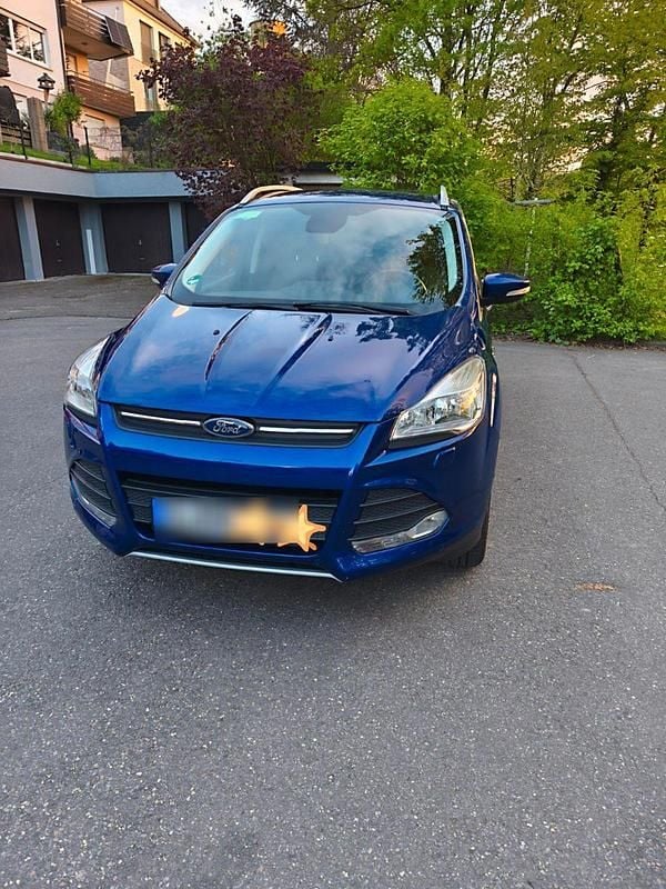 Usado Ford Kuga SYNC Edition 150 HP (110 kW) 2016 Azul SUV