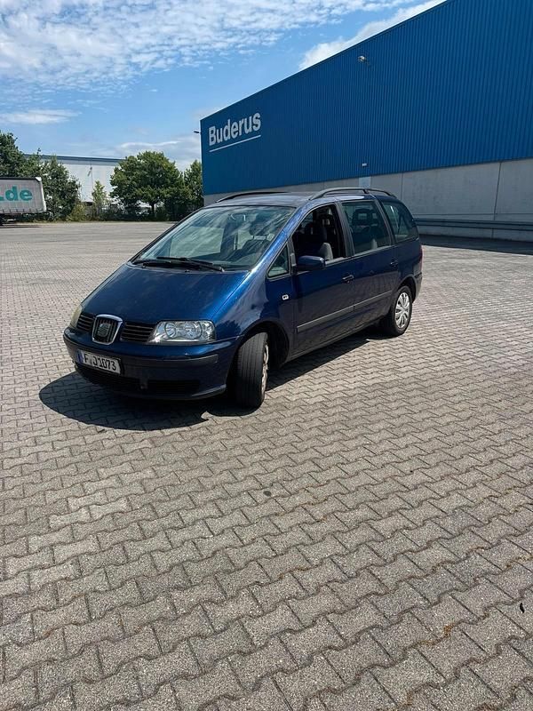 Blau Gebraucht 2001 Seat Alhambra Van / Kleinbus | 1.299 € (Fairer Preis) - Bild 1/4