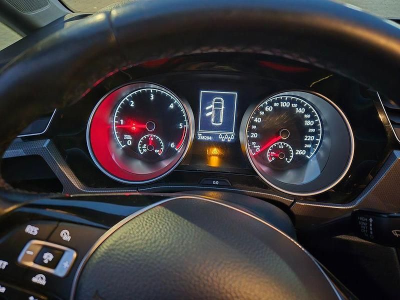 Gebraucht VW Touran Join 116 PS (85 kW) 2018 Schwarz Van / Kleinbus