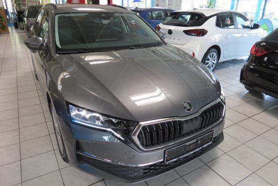 Grau Neu 2024 Skoda Octavia Selection Kombi | 32.490 € (Fairer Preis) - Bild 1/4