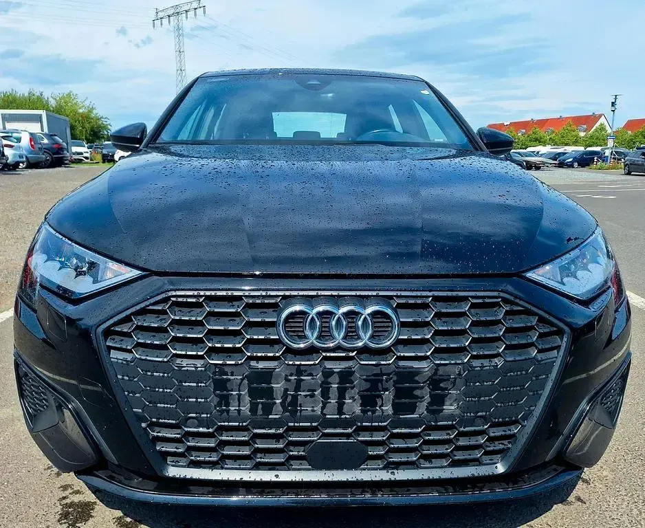 Gebraucht Audi A3 Sportback e-tron Basis 204 PS (150 kW) 2022 Schwarz Kleinwagen