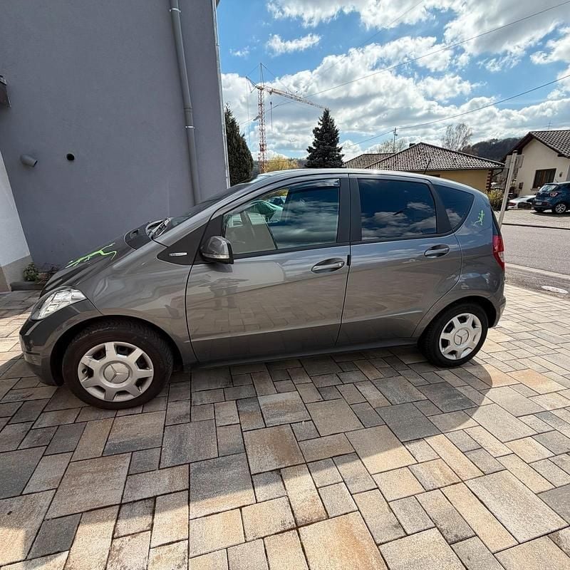 Gebraucht Mercedes A160 95 PS (69 kW) 2011 Grau Limousine