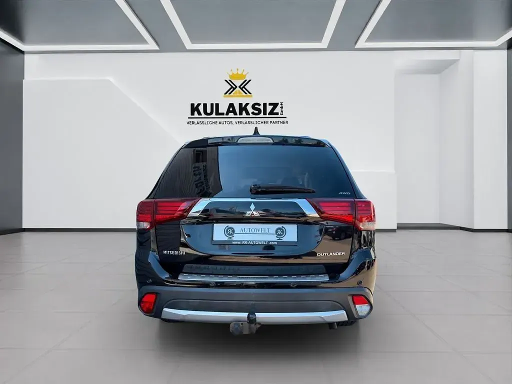 Gebraucht Mitsubishi Outlander Top 150 PS (110 kW) 2018 Schwarz SUV