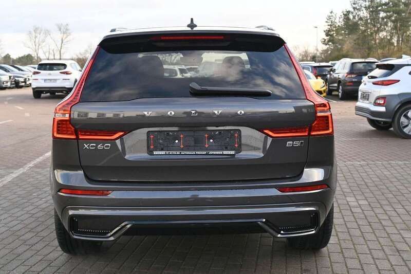 Gebraucht Volvo XC60 Plus 250 PS (183 kW) 2024 Grau SUV