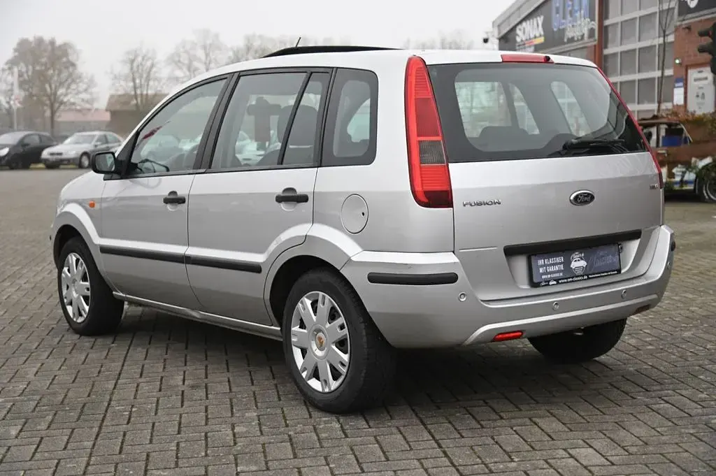 Gebraucht Ford Fusion Trend 68 PS (50 kW) 2004 Silber Kleinwagen