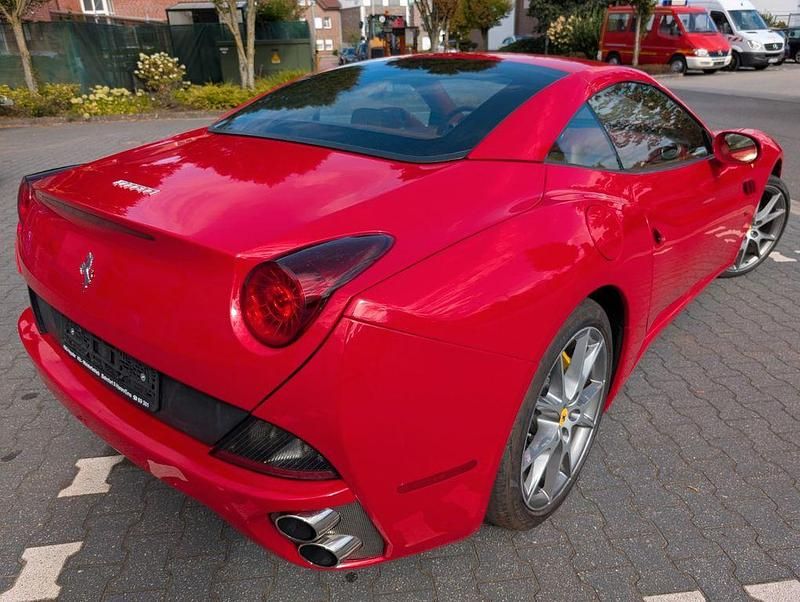 Gebraucht Ferrari California 460 PS (338 kW) 2012 Rot Cabrio