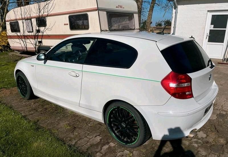 Weiß Gebraucht 2010 BMW 118 Kleinwagen | 1.950 € (Superpreis) - Bild 1/4