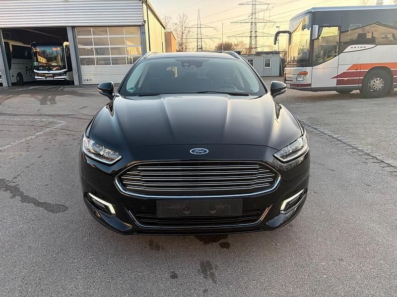 Gebraucht Ford Mondeo Titanium 160 PS (117 kW) 2018 Schwarz Kombi