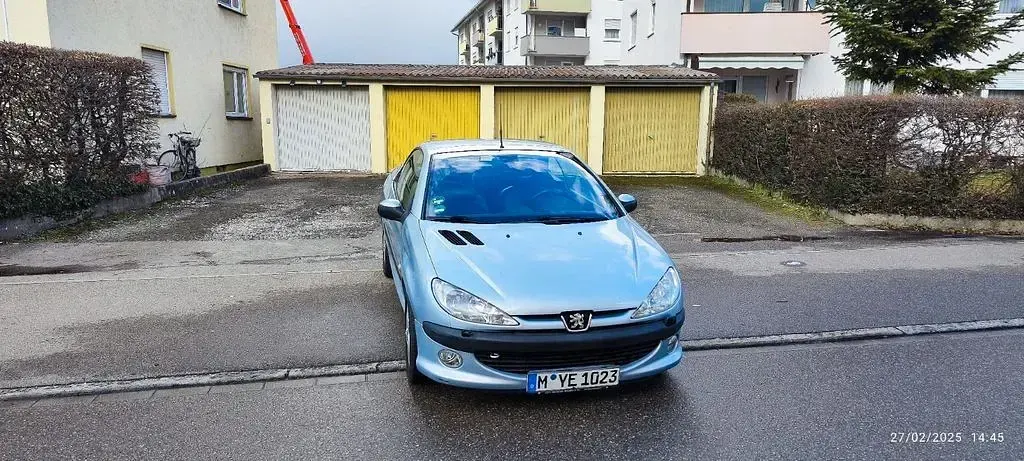 Gebraucht Peugeot 206 CC Platinum 110 PS (80 kW) 2003 Silber Cabrio
