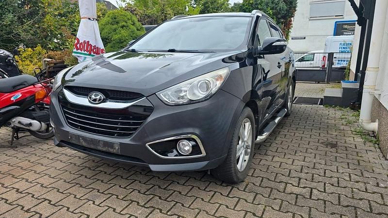 Schwarz Gebraucht 2012 Hyundai ix35 Edition SUV | 4.900 € (Superpreis) - Bild 1/4