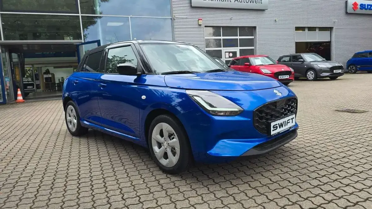 Neu Suzuki Swift Comfort 83 PS (61 kW) 2025 Frontier blue/super black pear Kleinwagen