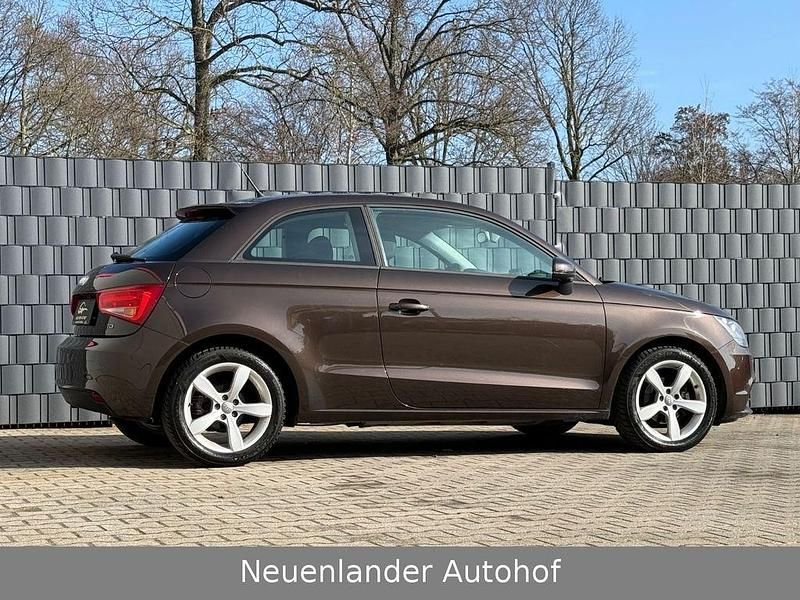 Gebraucht Audi A1 Attraction 90 PS (66 kW) 2011 Braun Kleinwagen