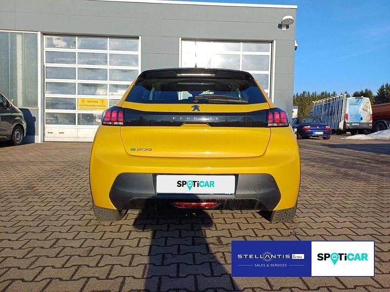 Gebraucht Peugeot e-208 Active 100 kW (136 PS) 2021 Gelb Kleinwagen
