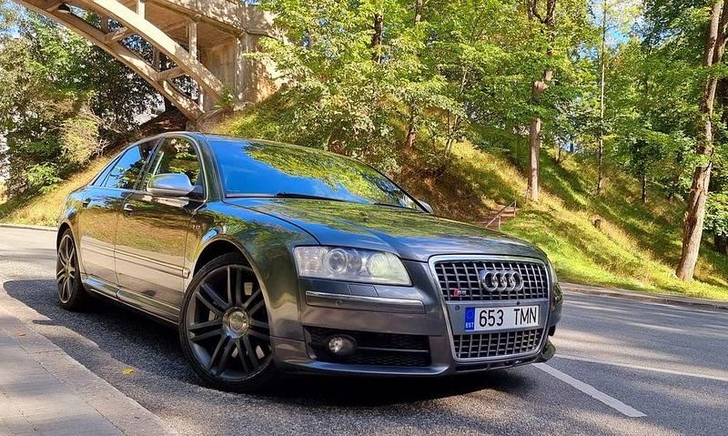 Grau Gebraucht 2007 Audi S8 Sport Limousine | 9.000 € - Bild 1/4
