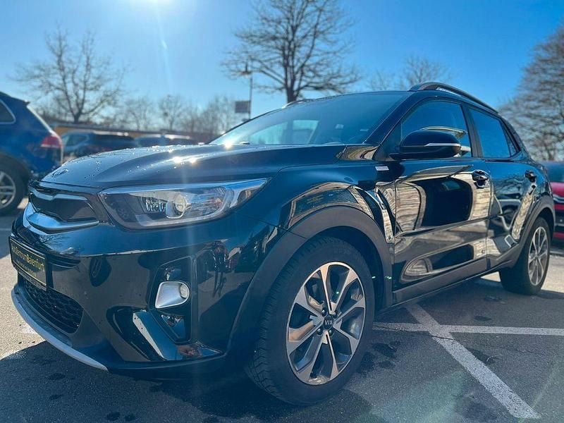 Gebraucht Kia Stonic 120 PS (88 kW) 2020 Schwarz SUV