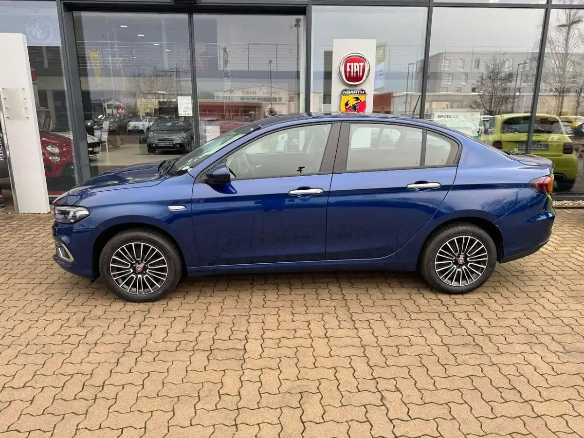 Neu Fiat Tipo Life 131 PS (96 kW) 2025 Blau Limousine