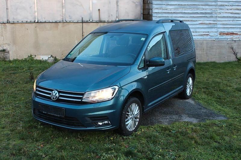 Grün Gebraucht 2015 VW Caddy Comfortline Van / Kleinbus | 21.499 € (Fairer Preis) - Bild 1/4