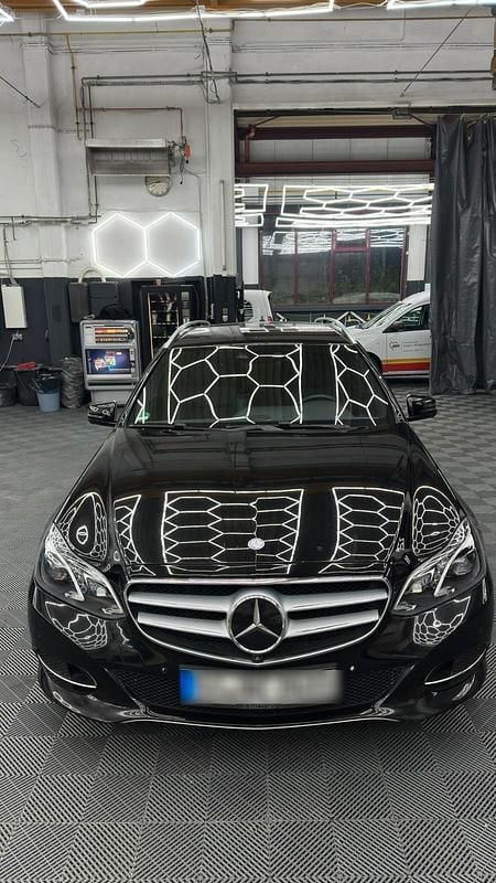 Schwarz Gebraucht 2014 Mercedes E350 Kombi | 10.000 € (Superpreis) - Bild 1/4