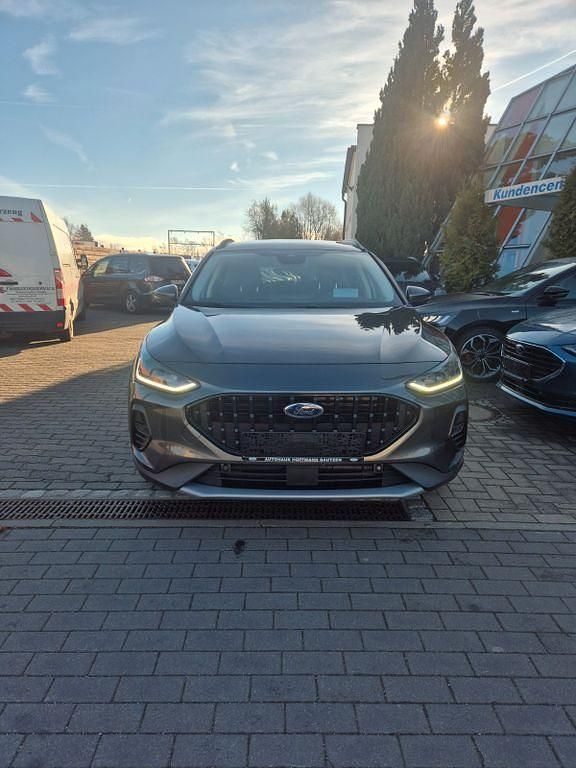 Gebraucht Ford Focus Active X 116 PS (85 kW) 2024 Grau Limousine