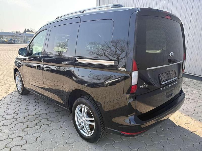 Gebraucht Ford Tourneo Titanium 122 PS (89 kW) 2024 Ink black Kombi