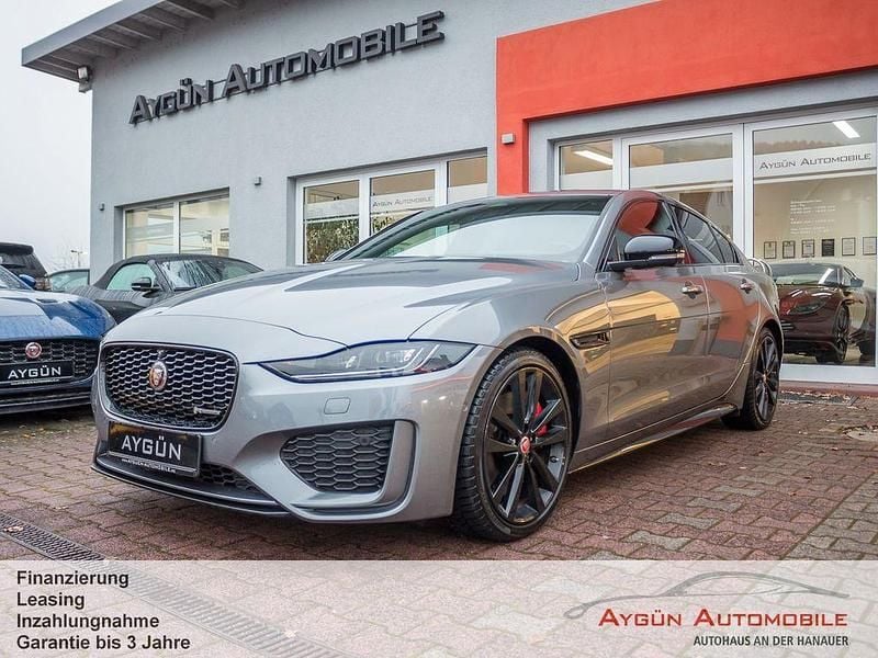 Grau Gebraucht 2023 Jaguar XE R-Dynamic Limousine | 33.995 € (Etwas zu teuer) - Bild 1/4