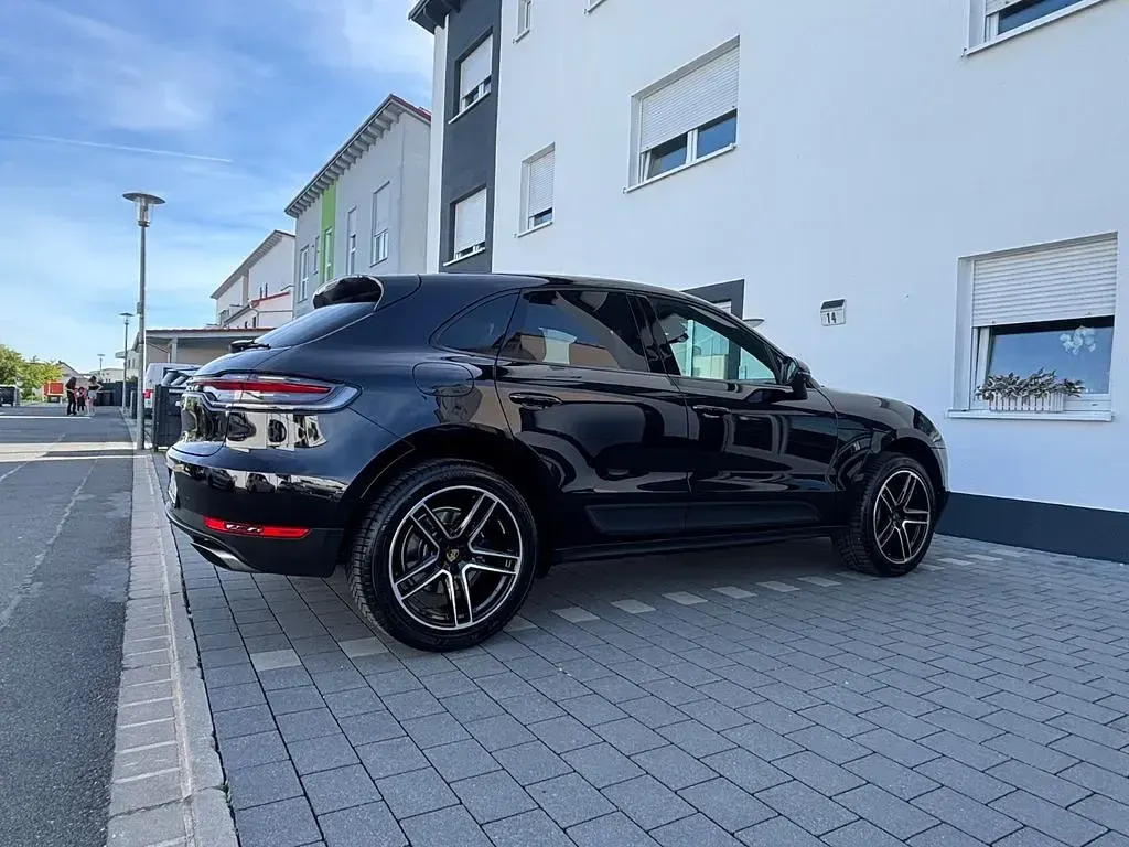 Używany Porsche Macan 245 KM (180 kW) 2019 Czarny SUV