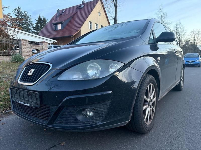 Schwarz Gebraucht 2010 Seat Altea Van / Kleinbus | 1.999 € (Superpreis) - Bild 1/4