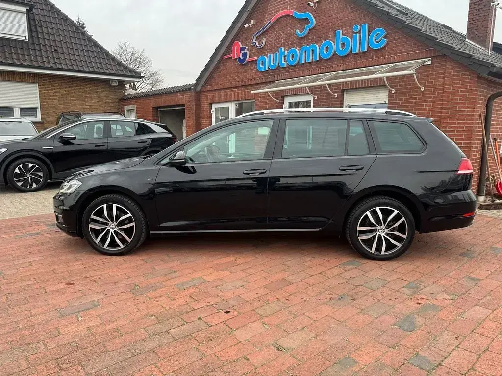 Gebraucht VW Golf VII Comfortline 116 PS (85 kW) 2018 Schwarz Limousine