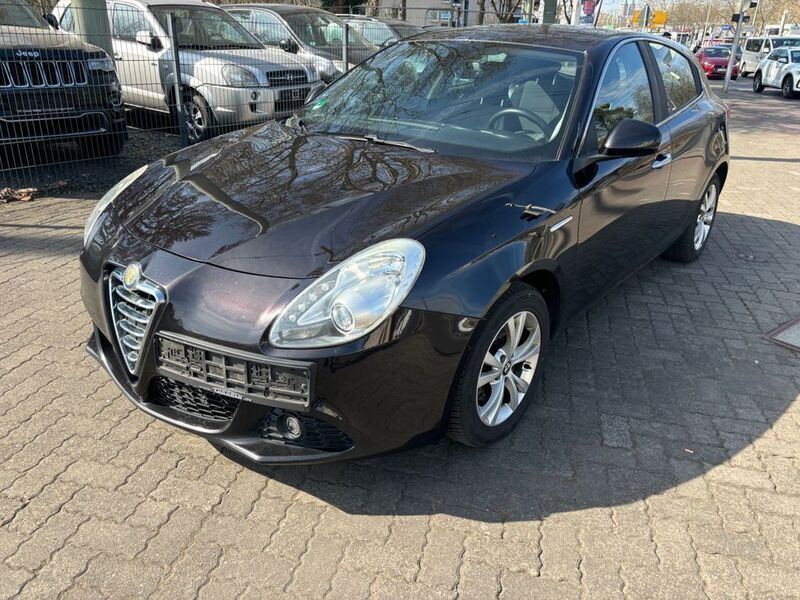 Schwarz Gebraucht 2012 Alfa Romeo Giulietta Turismo Kleinwagen | 2.500 € (Guter Preis) - Bild 1/4
