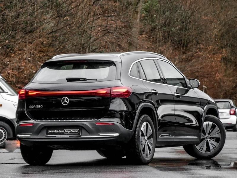 Gebraucht Mercedes EQA250 Progressive 139 kW (190 PS) 2024 Schwarz SUV