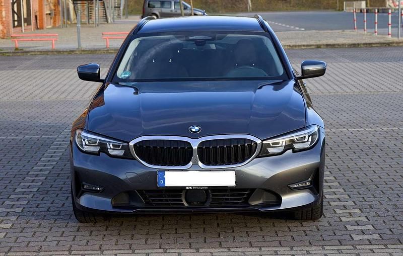 Gebraucht BMW 320 190 PS (139 kW) 2020 Grau Kombi