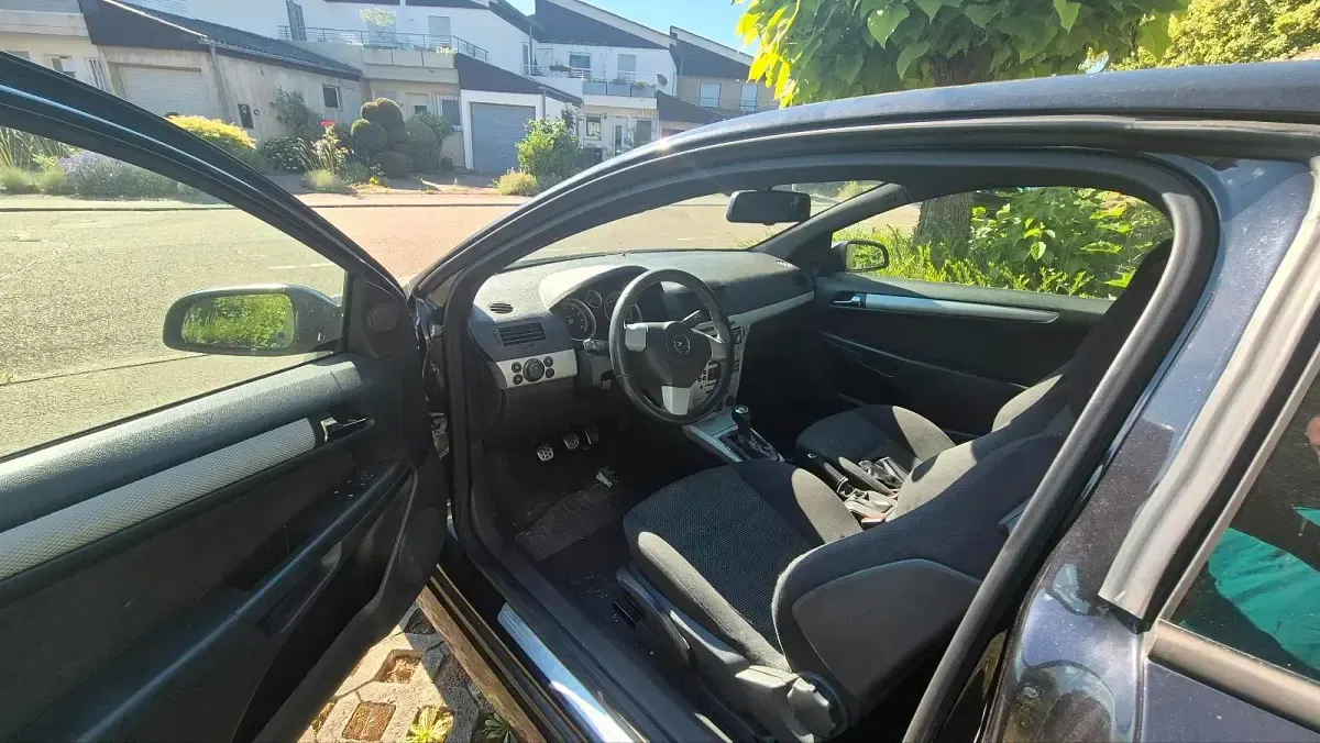 Gebraucht Opel Astra GTC 170 PS (125 kW) 2006 Schwarz Coupé
