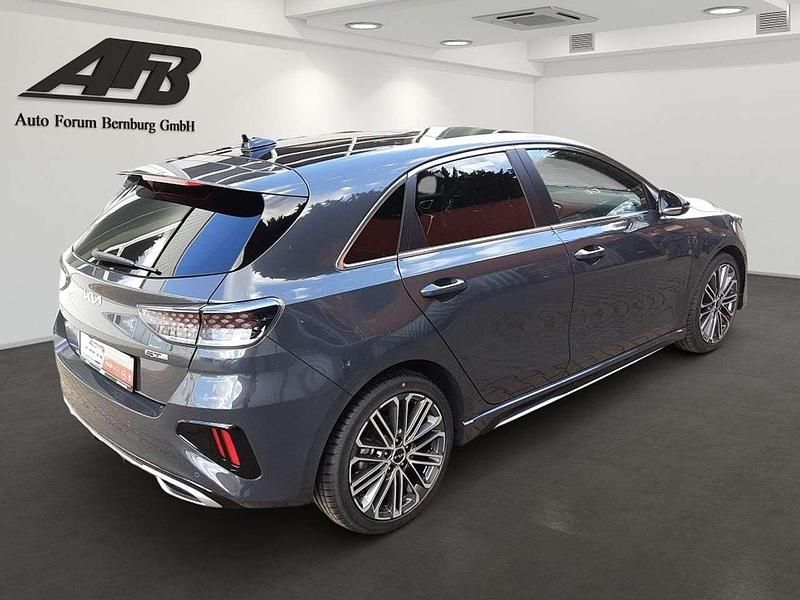 Neu Kia Ceed GT-Line 140 PS (102 kW) 2025 Grau Kleinwagen