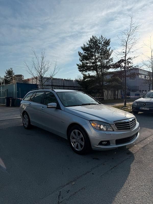Gebraucht Mercedes C220 175 PS (128 kW) 2010 Silber Limousine